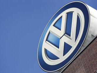 Volkswagen parkuje vozidlá na budúcom letisku v Schönefelde