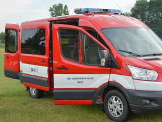 Nový dopravní automobil pro hasiče obce Maleč spolufinancovala Evropská unie