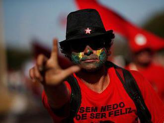 Polovina Brazilců by nejraději odešla. Zemí zmítá násilí a korupce