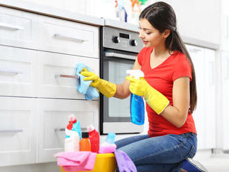 Upratovanie domácností s použitím bezchlórovej rady na upratovanie