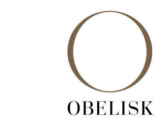 Vinařství Obelisk má nový vizuální styl a typo etikety od Studia Najbrt