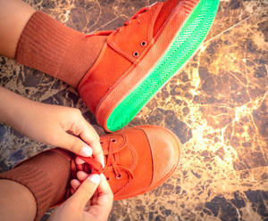 Prečo je pre dieťa dôležité vedieť si zaviazať šnúrky na topánkach  