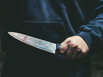 Ďalšia hádka v Sobranciach vyústila do útoku: Mladík bodol nožom muža