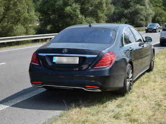 FOTO Polícia chytila Ukrajinca na kradnutom Mercedese: Z Prahy ho prepravoval do Michaloviec