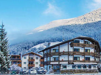 Zasnežené talianske Alpy v rodinnom hoteli s neobmedzeným vstupom do wellness a polpenziou + vstup d