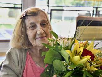 Najstaršia obyvateľka Piešťan O. Osvaldíková oslavuje 103. narodeniny