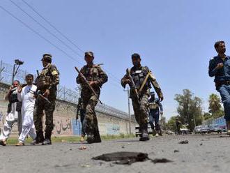 Pri útoku militantov na stanovište v Afganistane zomrelo 19 ľudí