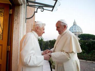 Bývalý pápež Benedikt XVI. pokarhal nespokojného nemeckého kardinála