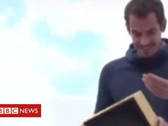 Smash! Andy Murray drops commemorative plate in Shenzhen