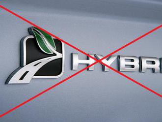 Šéf automobilky popsal, proč jsou hybridy nesmysl. Jako jeden z mála se jim vyhne
