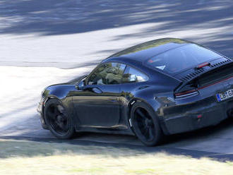 Porsche 911: Nová generácia už zarezáva na okruhu. Predstaví sa v Paríži