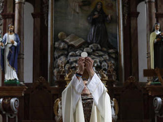 Biskup suspendoval ďalšieho kňaza: Nesúhlasil s odvolaním knihy Tragédia celibátu