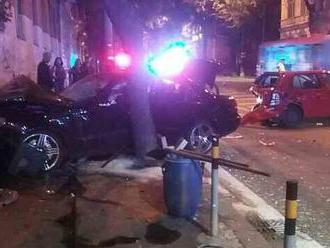 Hrozivá nehoda v centre Bratislavy: FOTO Nočný zásah hasičov, autá ostali na šrot!