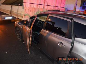 FOTO Hrozivá nehoda v Prešove: Auto sa čelom napichlo na hranoly, vodič vyviazol zázrakom