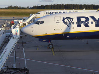 Štrajk spoločnosti Ryanair pokračuje: Protestujú letušky, zrušili 190 letov