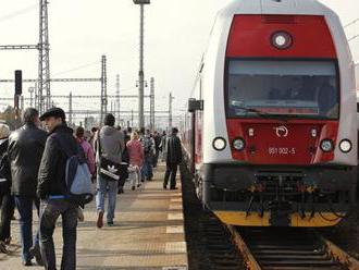 Štát naďalej rozpočtuje výdavky na bezplatnú prepravu vlakmi v objeme 13 miliónov eur