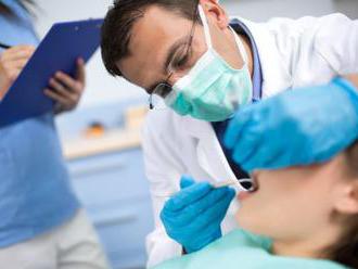 Preventívnu prehliadku u zubára absolvovala polovica dospelých, väčšina potrebovala aj ošetrenie