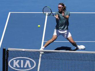 Video: Tsitsipas je prvým Grékom v semifinále Australian Open, po Federerovi zdolal aj Bautistu-Agut