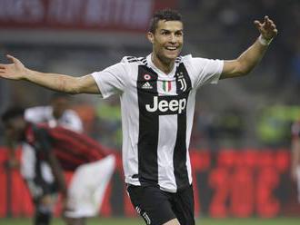 Video: Ronaldo piatykrát víťazom Globe Soccer Awards, ocenili aj jeho „nožničky“ do siet