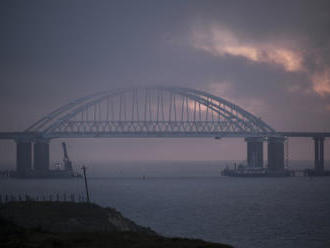 V Kerčském průlivu vybuchl tanker, zemřelo nejméně 14 lidí