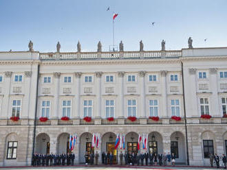 Poplach pred prezidentským palácom vo Varšave: Muž prerazil zábrany