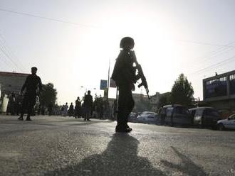 USA a Taliban sa dohodli na stiahnutí zahraničných jednotiek
