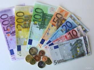 Koncom vlaňajška rástol na Slovensku dopyt firiem po úveroch