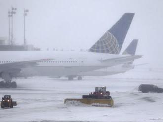 Letisko v Kolíne zatvorili, západné Nemecko zasiahla snehová víchrica