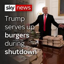 Trump pozval fotbalisty do Bílého domu na recepci. Koupil jim hamburgery