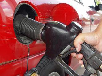 Přeheld: Benzín i nafta zlevňují! Litr nafty koupíte i za 25 Kč