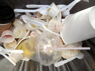 Zlínská radnice omezí používání jednorázového plastového nádobí