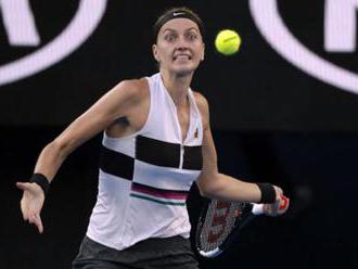 Video: Kvitová vo štvrťfinále Australian Open zdolala Bartyovú, otázka Couriera ju rozplakala