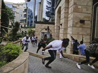 Video: Polícia zneškodnila teroristov, ktorí zaútočili na hotelový komplex v Nairobi