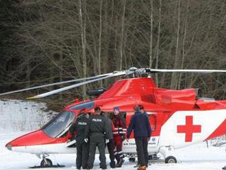 Leteckí záchranári pomáhali štyrom zraneným lyžiarom