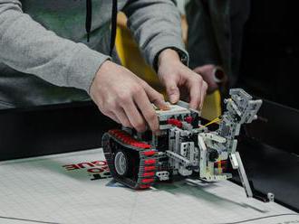 Slovenskí študenti si zmerajú sily v zhotovení funkčných robotov z Lega