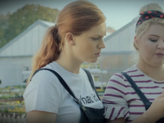 VIDEO Na obzore je nová romantická komédia: Zahviezdi v nej Evelyn aj Ester Geislerová