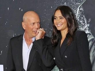 Bruce Willis sa pochválil sexi ženou, jeho kolegyňa... Na svoju starú milenku nemala čas?!