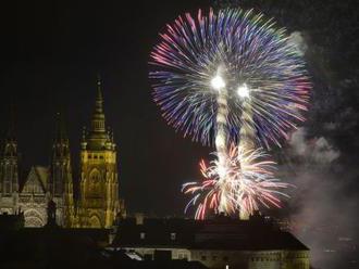 Organizátoři novoročních ohňostrojů jej chtějí navzdory Praze