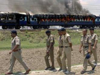 Požár vlaku v Pákistánu si vyžádal nejméně 65 mrtvých