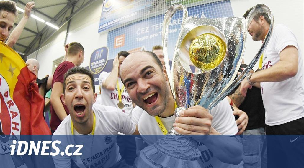 Liga mistrů opět v Praze, tentokrát na Spartě. Futsalová show začíná