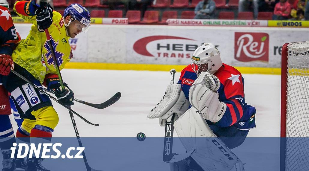Třebíčští hokejisté začali střádat body a dostali se před rivala