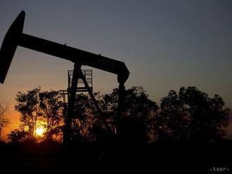 Saudská ťažba ropy by tento mesiac mala dosahovať do 9,9 mil. bpd