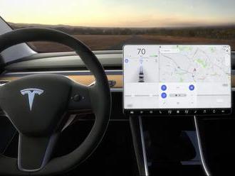Tesla si nechala patentovat bezrámečkový displej s holografickým sklem