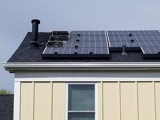 Solární panely od Tesly mohou vzplát kvůli špatným konektorům