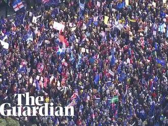 V Londýně protestovaly statitisíce lidí proti brexitu. Boris Johnson znovu prohrál v Dolní sněmovně