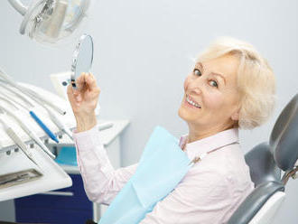 Starostlivosť o zubné implantáty.
