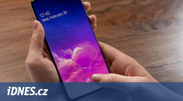 Už i české banky řeší problematickou čtečku otisků Samsungu Galaxy S10