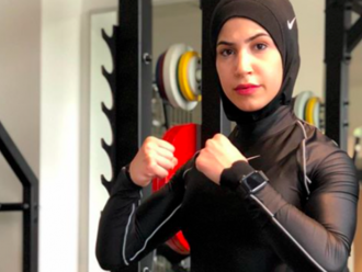 Patří hidžáb do ringu? Boxerka se chce probít až na olympiádu