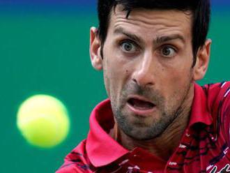 Djokovic eases past Isner to reach Shanghai quarter-finals