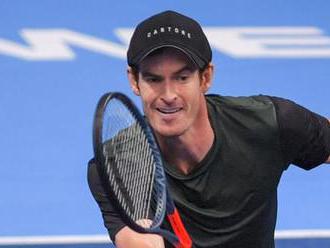 Andy Murray reaches European Open quarter-finals with victory over Pablo Cuevas